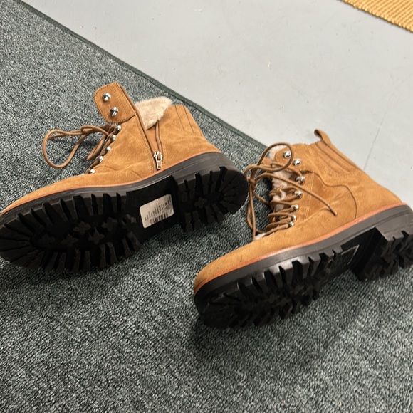 Nine West winter boots. - Picture 2 of 4